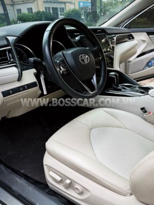 Xe Toyota Camry 2.0G 2019