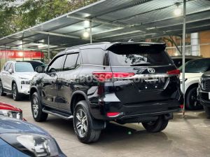 Xe Toyota Fortuner 2.4G 4x2 AT 2021