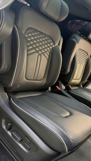 Xe Hyundai Custin Cao Cấp 2.0T 2023