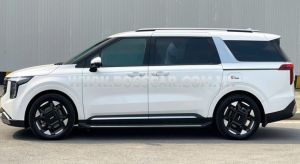 Xe Kia Carnival Premium 2.2D 8S 2025