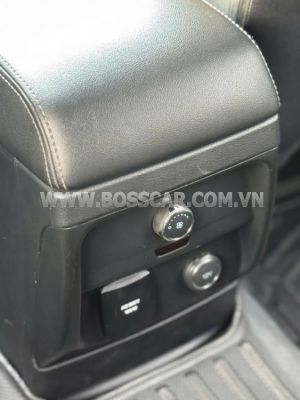 Xe Ford Everest Titanium 2.0L 4x2 AT 2019