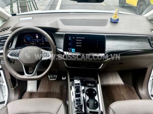 Xe Volkswagen Viloran Luxury 2024