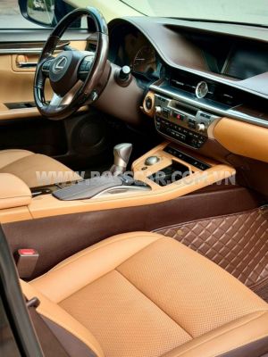Xe Lexus ES 250 2016