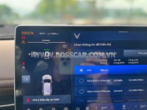 Xe VinFast VF7 Plus AWD 2026
