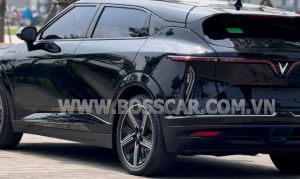 Xe VinFast VF7 Plus AWD 2026
